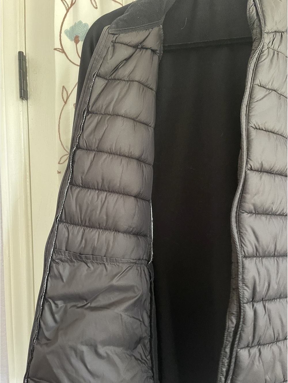 Black Quilted Hybrid Active Jacket | Sz L - Picture 6 of 9